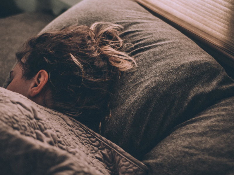 Slapen kan helpen bij het afvallen.